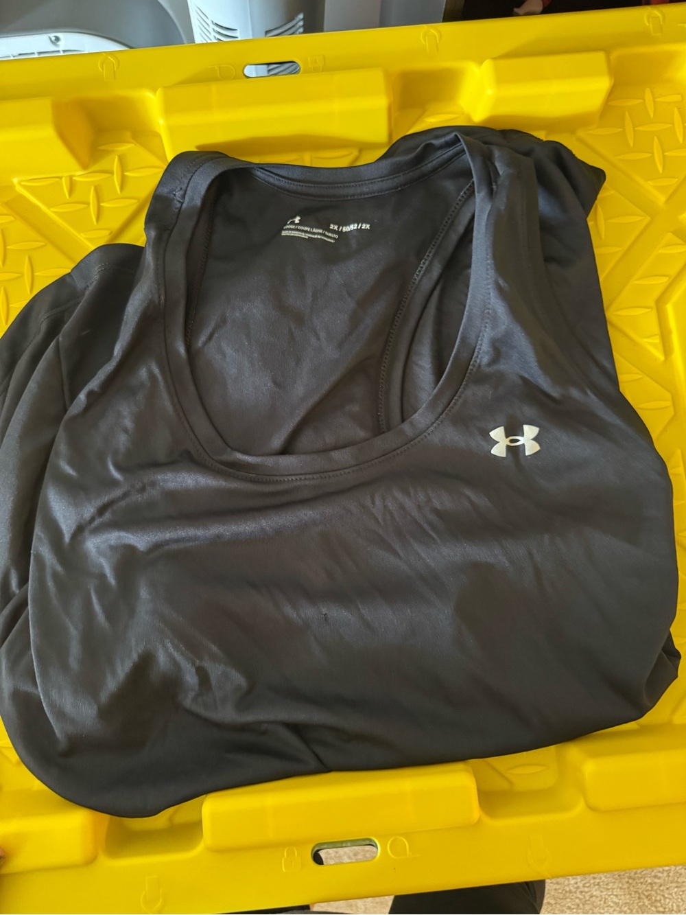 Under Armour Black Women’s Scoop Neck Performance Tank